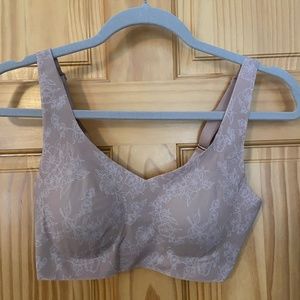 Two WonderBra Bralettes E3496 in white and taupe